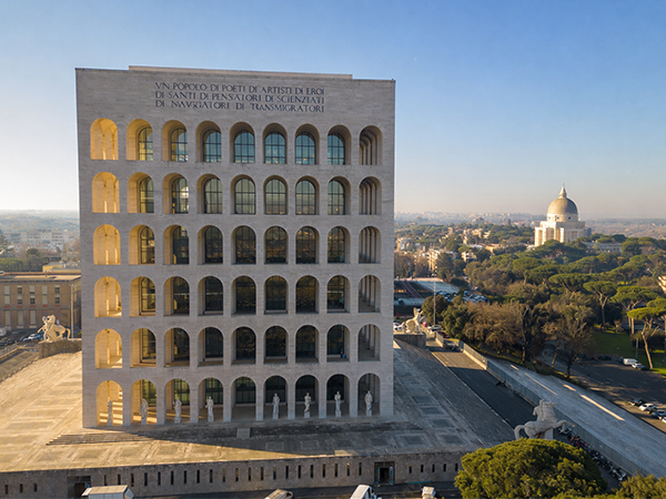 Palazzo della Civiltà Italiana - Colosseo Quadrato EUR Roma con 216 archi
