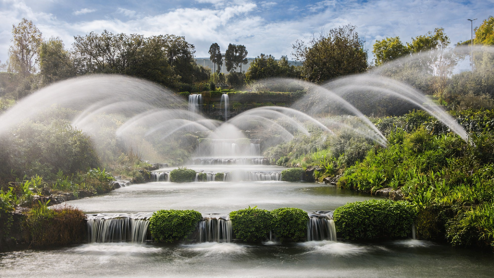 EUR Roma: 15 luoghi imperdibili tra storia e modernità, Colosseo Quadrato, musei e laghetto