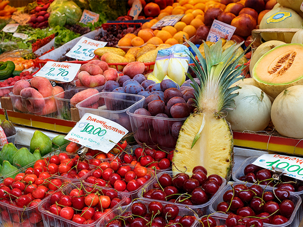 frutta di stagione ben assortito