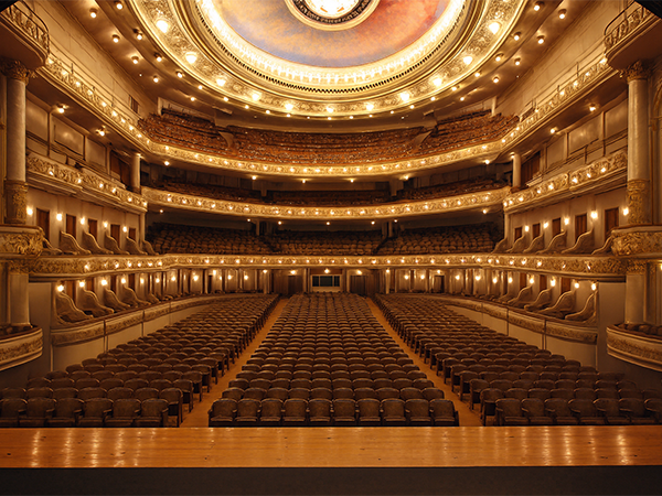teatri di roma ospitano vari spettacoli per tutte le esigenze di pubblico