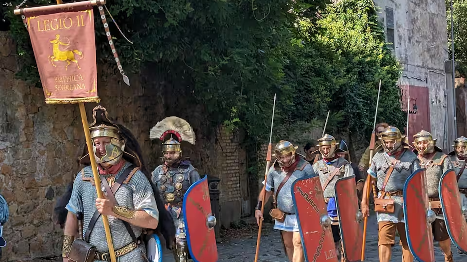 Tombe monumentali romane e resti archeologici visibili dal percorso ciclabile