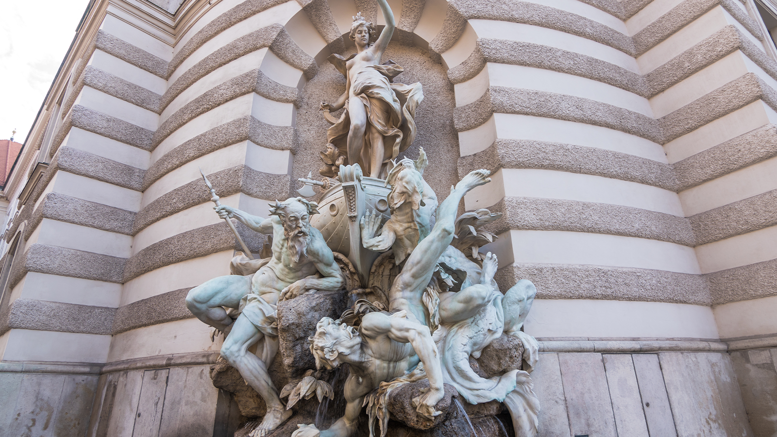 dettaglio di monumenti e colonne antiche a Roma